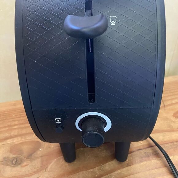 NHL Vancouver Canucks Black Toaster - Picture 6 of 7